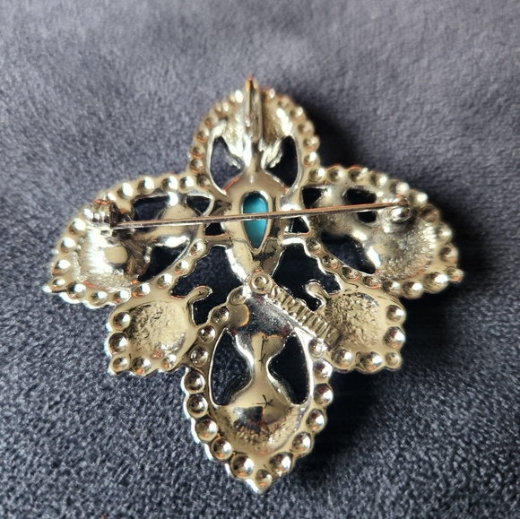 Sarah Cov Brooch - Picture 3 of 5